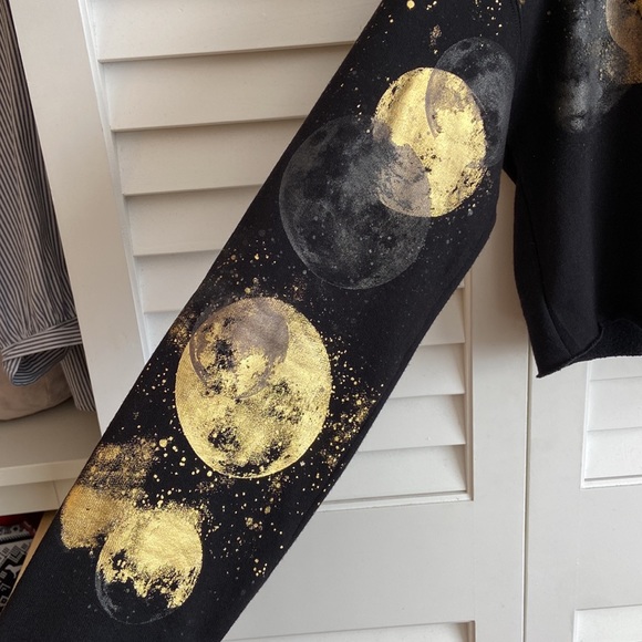 Cropped hoodie black and gold moon πππ - Picture 4 of 11